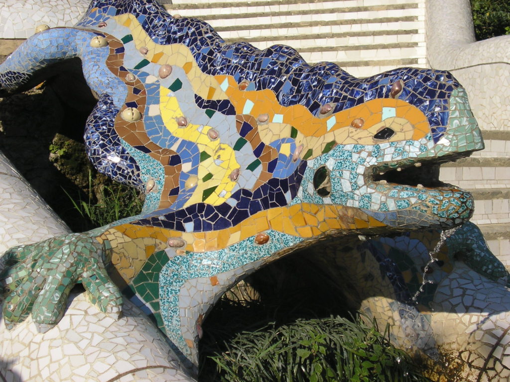 Gaudi's Beatiful dragon scupture 