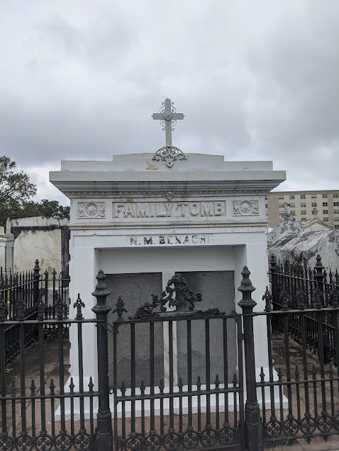 Free Cemetery Tour