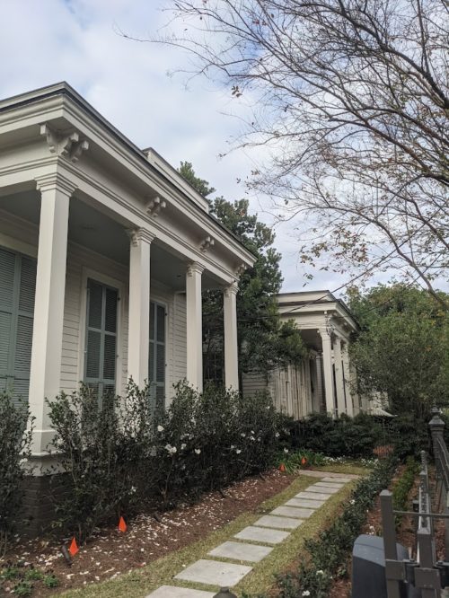 Free Garden District Walking Tour