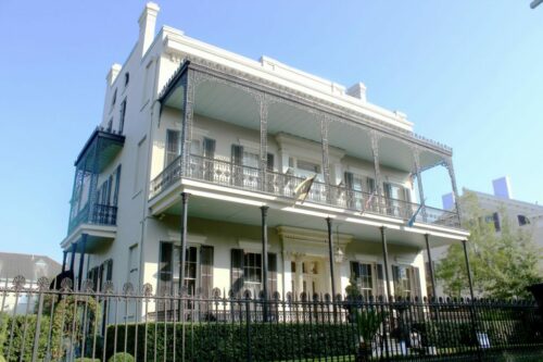 Garden district Free Tour