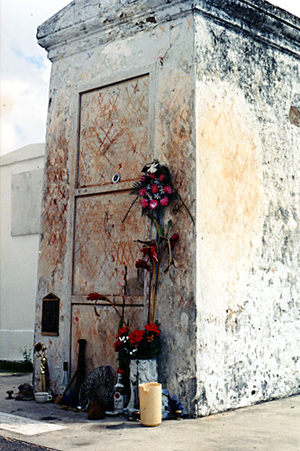 self guided tour of st louis cemetery #1